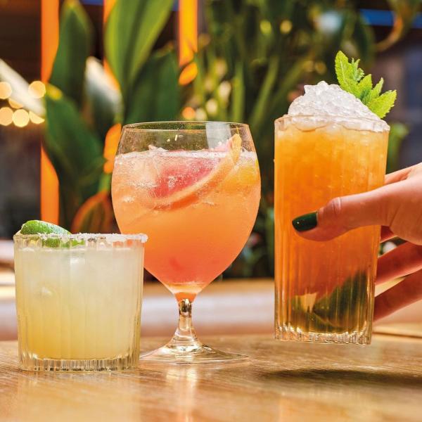 Is the sun getting you in the mood for cocktail season?? 🍹 We've rounded up our favourite cocktail spots in St David's this spring! Find out more 👉 stdavidscardiff.com/articles/best-…