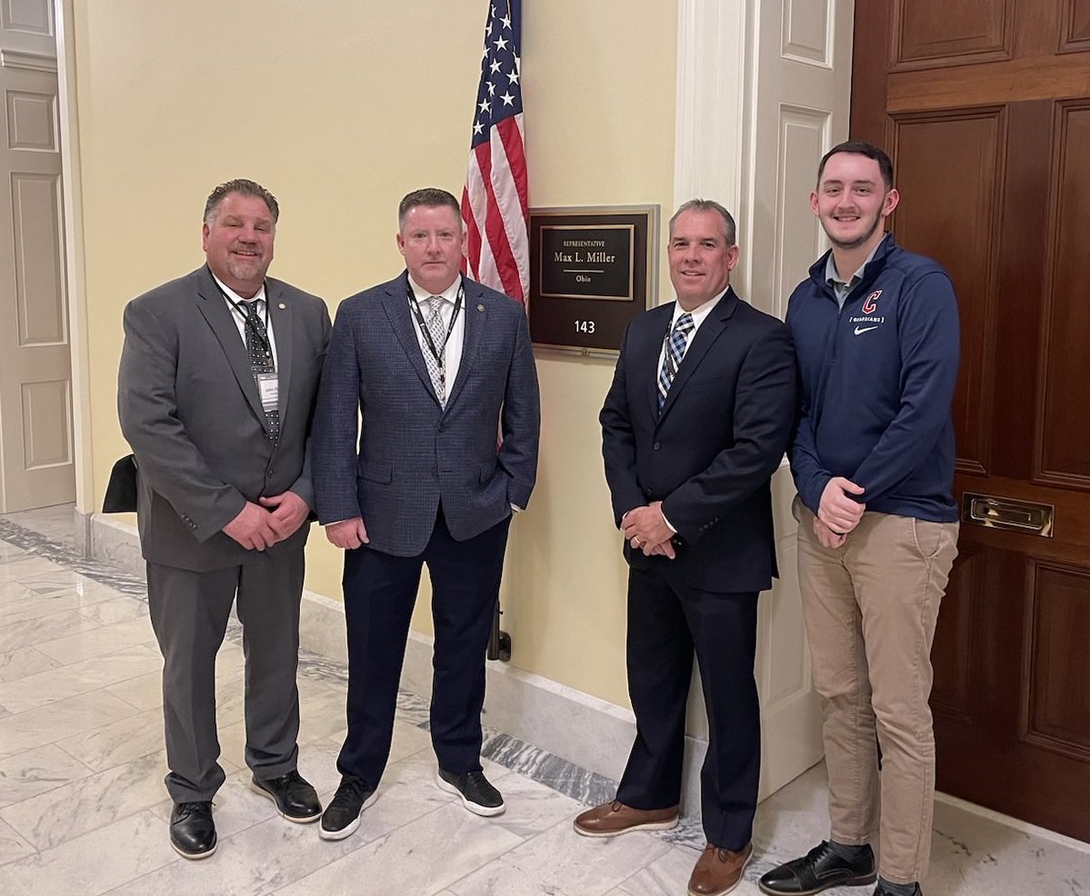 The Int'l Union of Elevator Constructors Local 17 represents the most qualified & highly-trained elevator constructors in the world.

Thanks to the #IUEC Local 17 for stopping by during @NABTU to meet with my staff this week!

Our workers make #NortheastOhio’s industries strong!