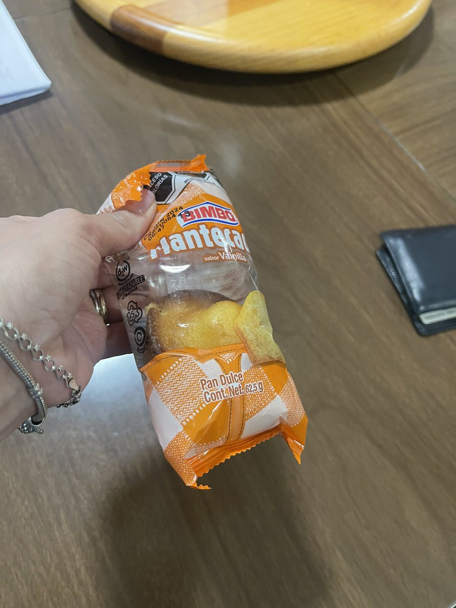 pcaraf's tweet photo. @BimboMx @Grupo_Bimbo el paquete de mantecadas en el paquete de Bimbo lunch que compré , venía incompleto! Solo traía una mantecada en vez de 2 como debe ser .. ojo con esto ! https://t.co/nWrcBrfZ73