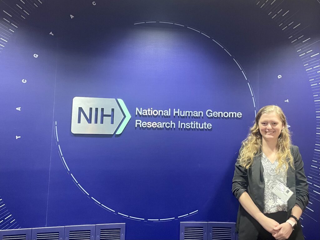 Celebrate #NationalDNADay with Vanessa Smith, a first-year MGC student at VUSM. Her passion for genetics education & rare disease advocacy recently took her to the @NIH with her ISCC-PEG cohort for their annual conference. Learn more: bit.ly/3Jx8WsU #VandyMGC #GeneChat
