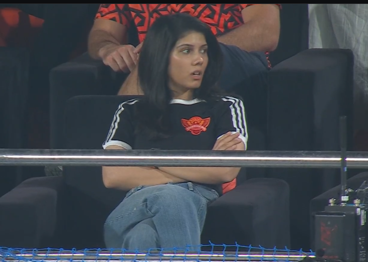 After losing the match, Sad SRH Owner Kavya Maran in the stadium.
#RCBvsSRH #RCBvSRH #SRHvsRCB #SRHvRCB #ViratKohli #Kohli #IPL2024 #iplschedule #TATAIPL #PlayWithFire #PlayBold #BidForBold #IPLAuction #ನಮ್ಮRCB #IPL2024live #IPLonJioCinema #IPLOnStar #TravisHead #SRH #IPL2024live…