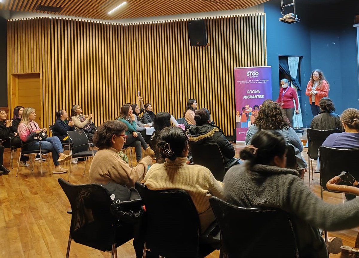 VicariaPSC's tweet image. Ayer compartimos este Espacio de Encuentro y Diálogo Intercultural entre Mujeres, oportunidad para el diálogo entre mujeres migrantes y nacionales sobre violencia y discriminación, niñez y crianza, salud y cuidados
@Muni_Stgo 
@Muni_Maipu 
#Fasic 
@FScalabriniCL 
@MuniLoPrado