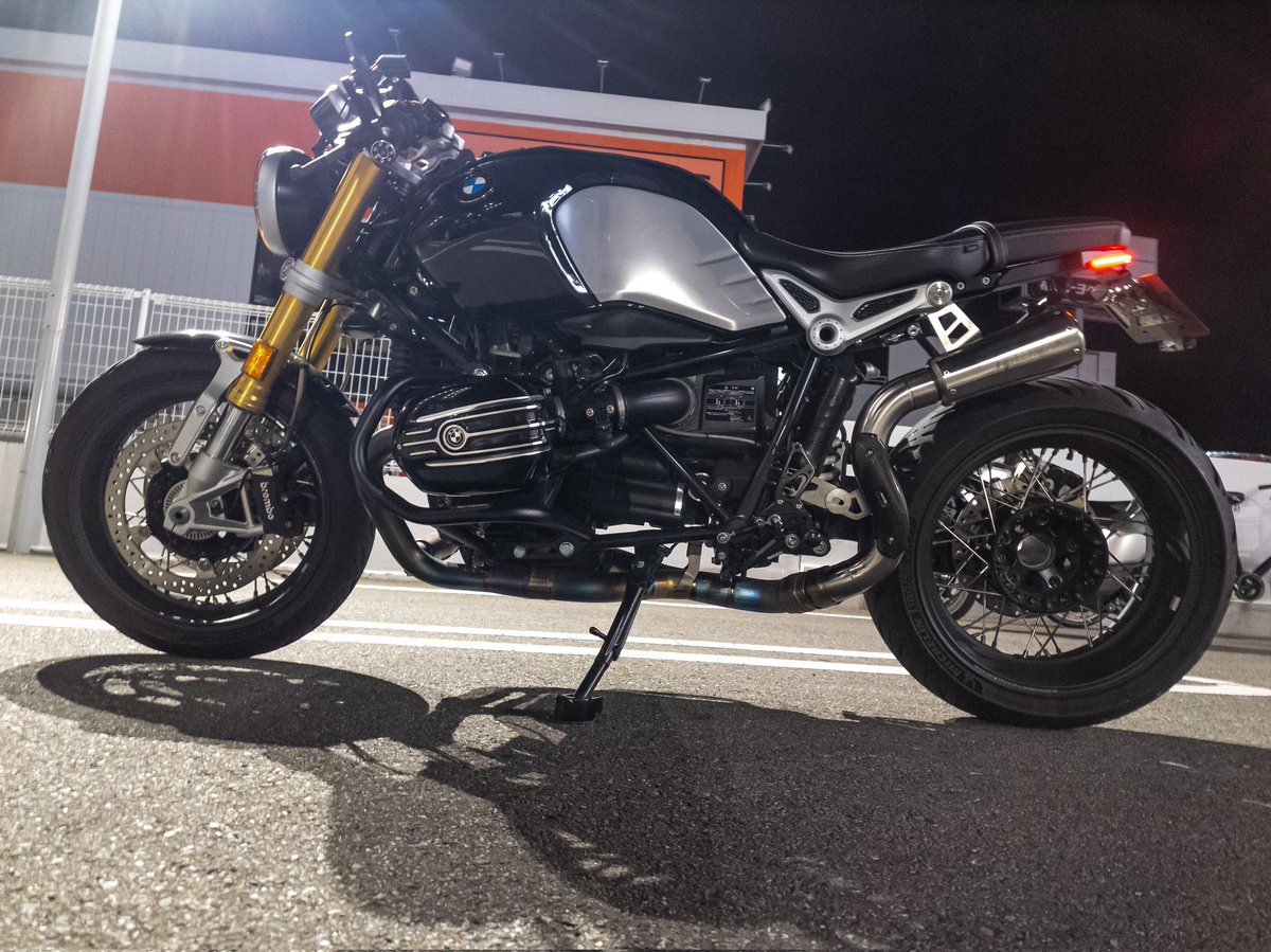 hp corseのマフラー購入した〜
音は完璧!!

#rninet #BMW  #バイク