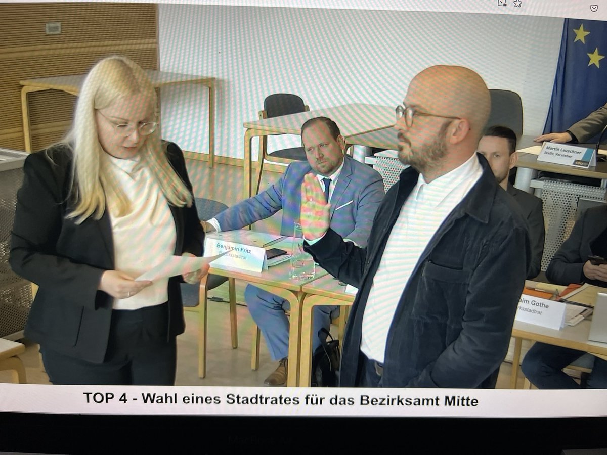 Lieber @cschriner, meine herzlichsten Glückwunsche zu deiner Wahl durch die BVV #Mitte als neuer Stadtrat für den öffentlichen Raum! 🌻 @GrueneFraktionB @BA_Mitte_Berlin