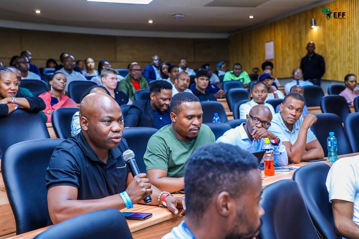 [IN PICTURES]: President @Julius_S_Malema in conversation with Scholarly Community at Wits. The president is unpacking the EFF manifesto and the commitments by the EFF when we take over government come May 29. #MalemaForSAPresident #VoteEFF