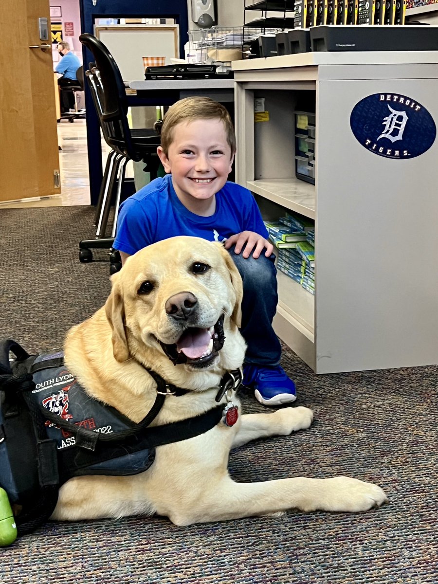 MrsKalbfleisch's tweet photo. Paxton joined me for “Take your kid to work” day.  He loved helping out in the classroom and eating lunch with the big kids, but visiting with Garth was his favorite! https://t.co/ITPq4aWuk5