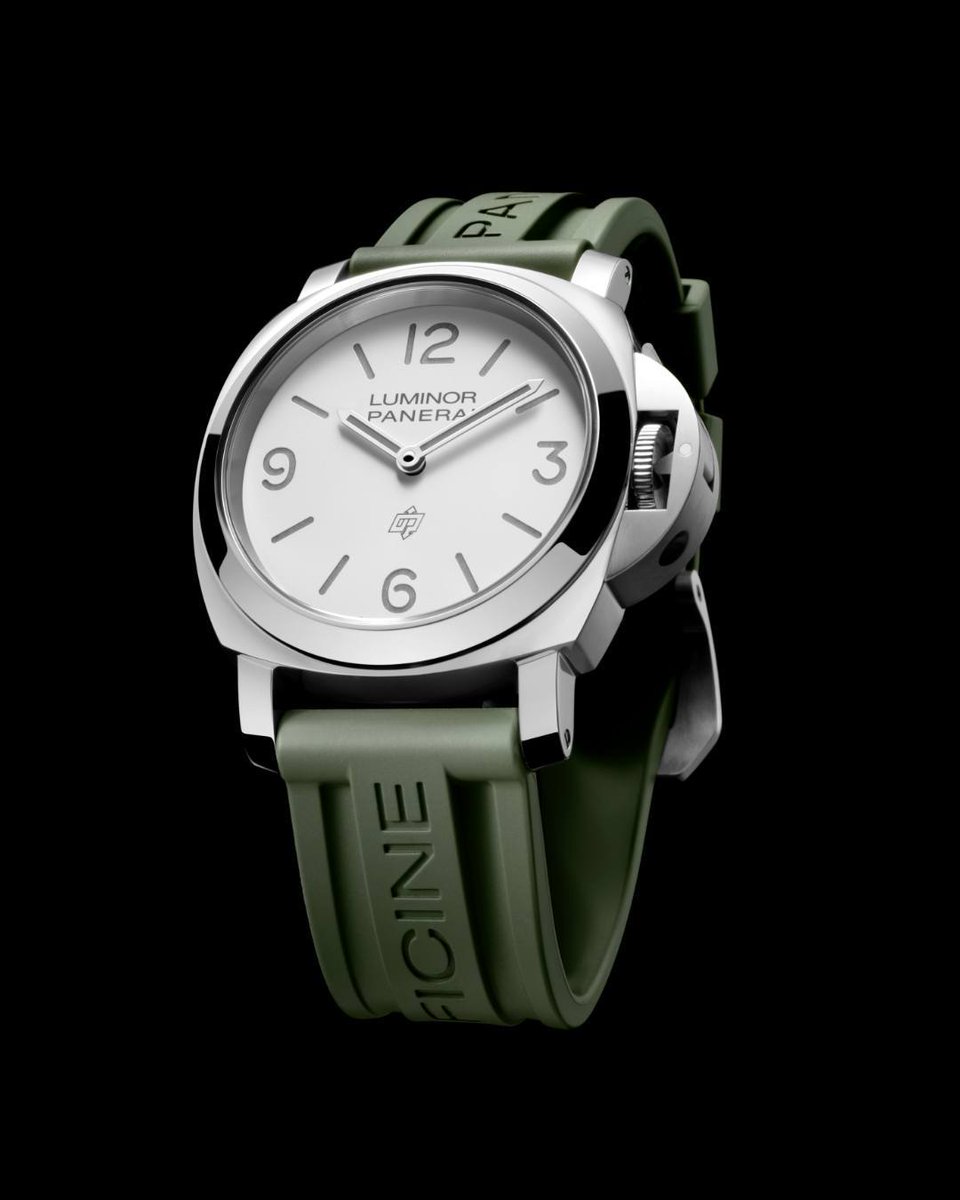 Discover the Panerai Luminor Base Logo Tre Giorni PAM1087. Arriving with a sleek 44mm case with white dial, paired with khaki embossed strap. Housing the P.6000 manual wind movement. bit.ly/3PJRKUn #CWSellors #LuxuryWatches #Panerai #Luminor