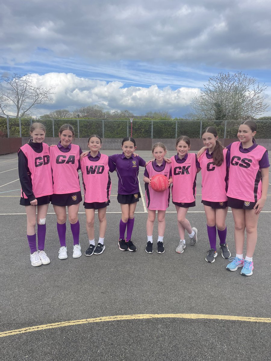 Congratulations to our Year 7 Netball team who came Runners up in tonight’s Netball Finals! The girls played extremely well and battled through the semi final against LSM, but lost against a strong PGHS. Well done girls 👏🏻🙌🏻