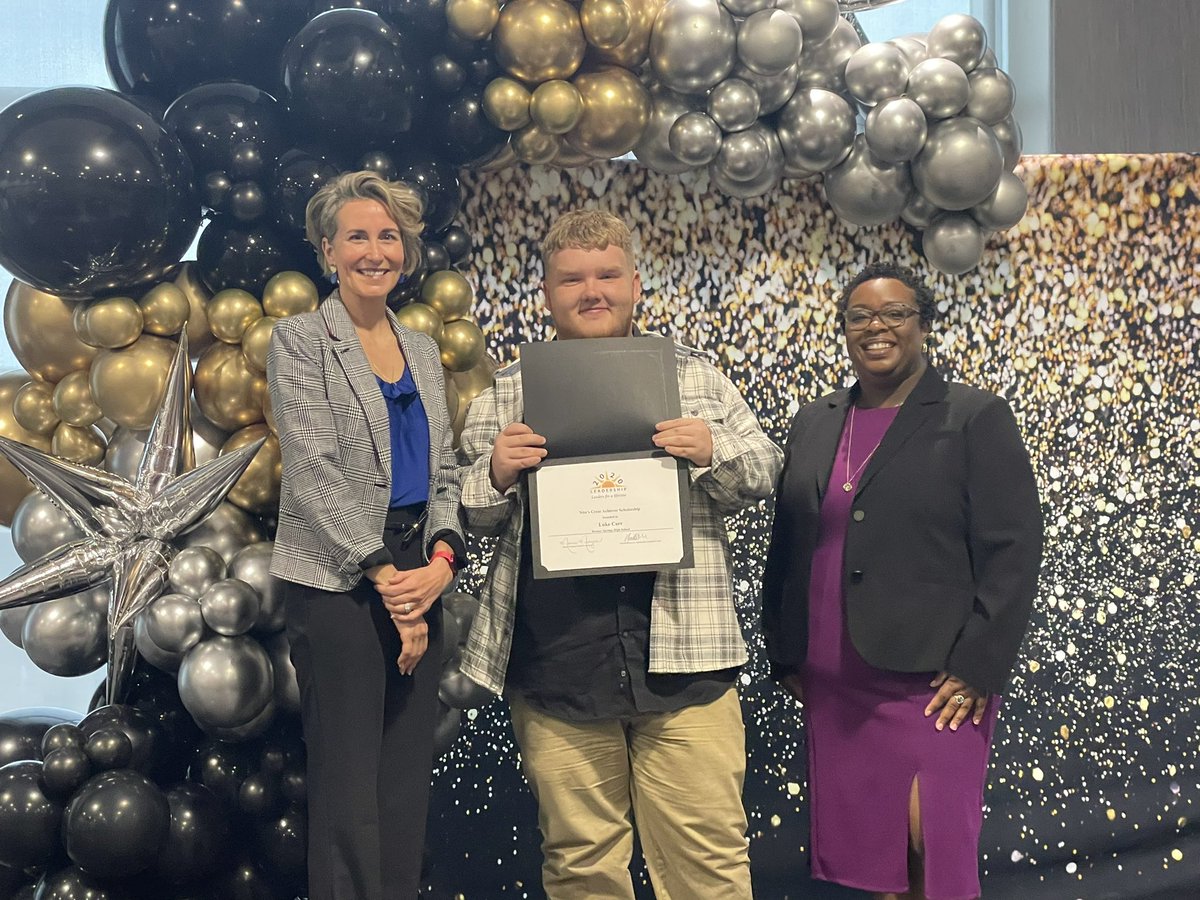 BSHS’s very own Luke Carr is one of six winners of the Nita's Great Achievers award for $1,000 presented at the 20/20 Leadership awards ceremony! Congratulations Luke!