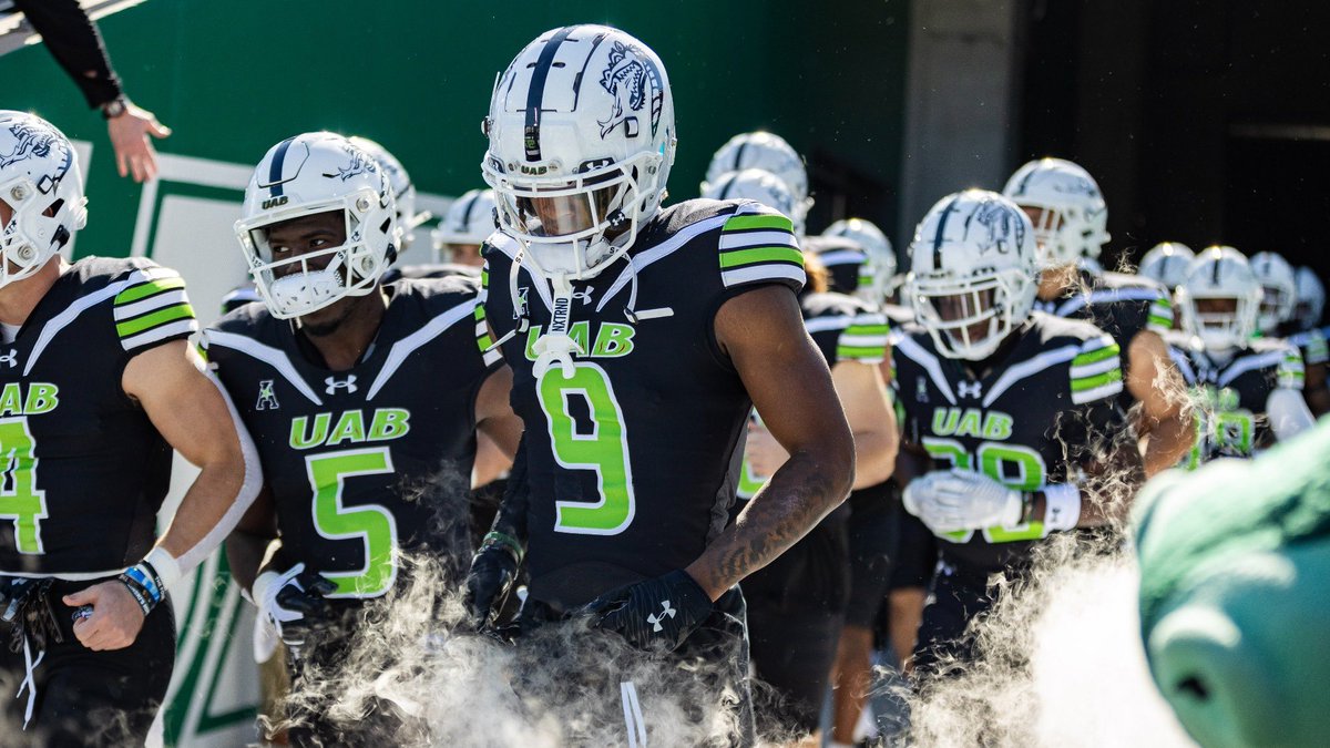 Blessed to receive an offer from UAB!
<a href="/CoachCox_DB/">C.J. Cox</a>  #GoBlazers