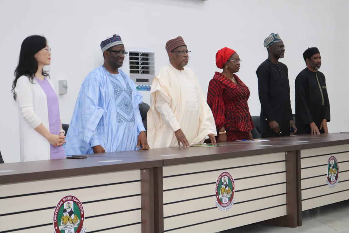 To mark the International Day of Girls in ICT, UBEC organizes a three day training on Robotics for selected girls from public Basic Junior Secondary Schools across the FCT. The was declared open by Mrs Folake Olatunji David, Director basic Education Federal ministry of Education.