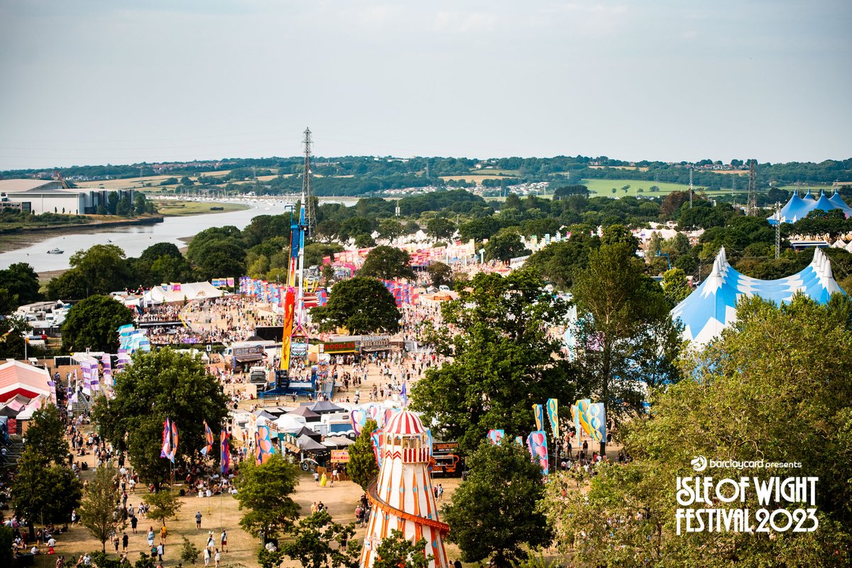 Our favourite view😍 Have you got your ticket for #IOW2024 yet? 👀 🎟️ via isleofwightfestival.com/onsale #IOW2024 #BarclaycardxIOW