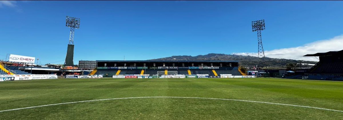 Clausura total del “Fello” Meza, no pueden sacar ni los uniformes del estadio