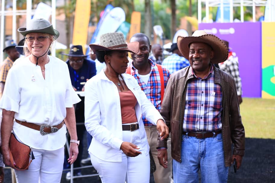 No doubt it's a cowboy night and we in the Wild West land , thanks to the Gaba corridor clubs 

#99thDCA