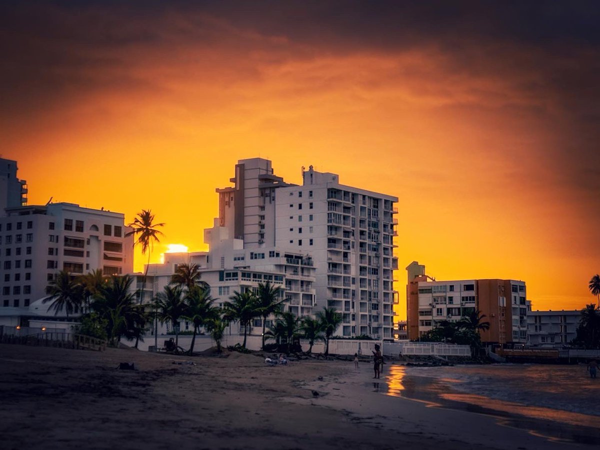 #sunset #puertorico🇵🇷 #puertoricodoesitbetter #photographer #contentcreator #videographer #publicrelations #communications #adobe #lightroom #brandmarketing #brandrep #vlog #solotravel #solotravelwoman #blackqueer #queertravel #fyp #trends #thursdayvibes #viralvideo