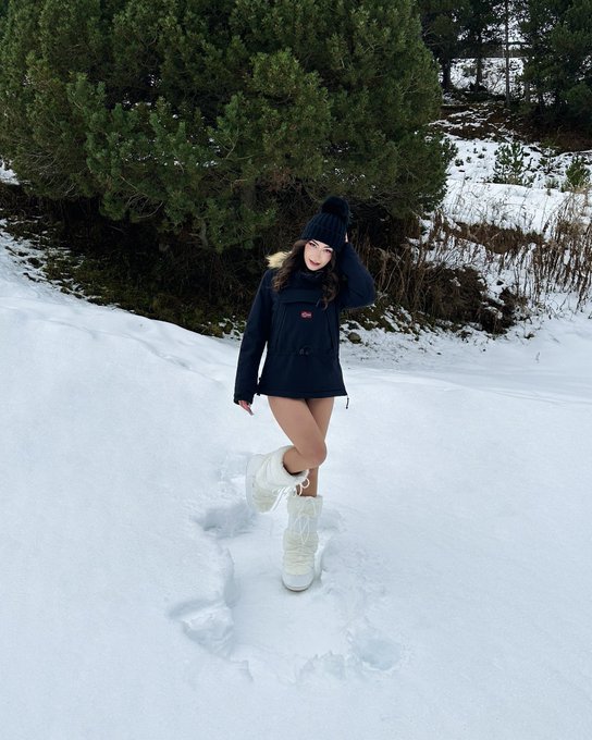 Netflix and chill? Nah, you should look for my new DROP. 🍿🧻 https://t.co/tzkR4NkUd3<a href="/tag/guesswhere"class="tags"><span>#guesswhere</span></a>