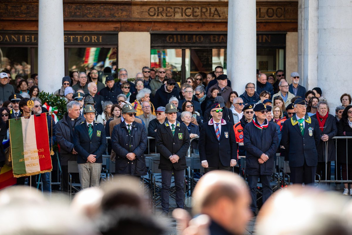 #SETAFAfrica was honored to be part of Vicenza's 79th anniversary celebration of #LiberationDay. #Liberazione Today honors the sacrifices made by those who fought for freedom and democracy. Buon #25aprile🇮🇹 @CittadiVicenza @USArmyEURAF @NRDCITA @Esercito @AmbasciataUSA @NATO