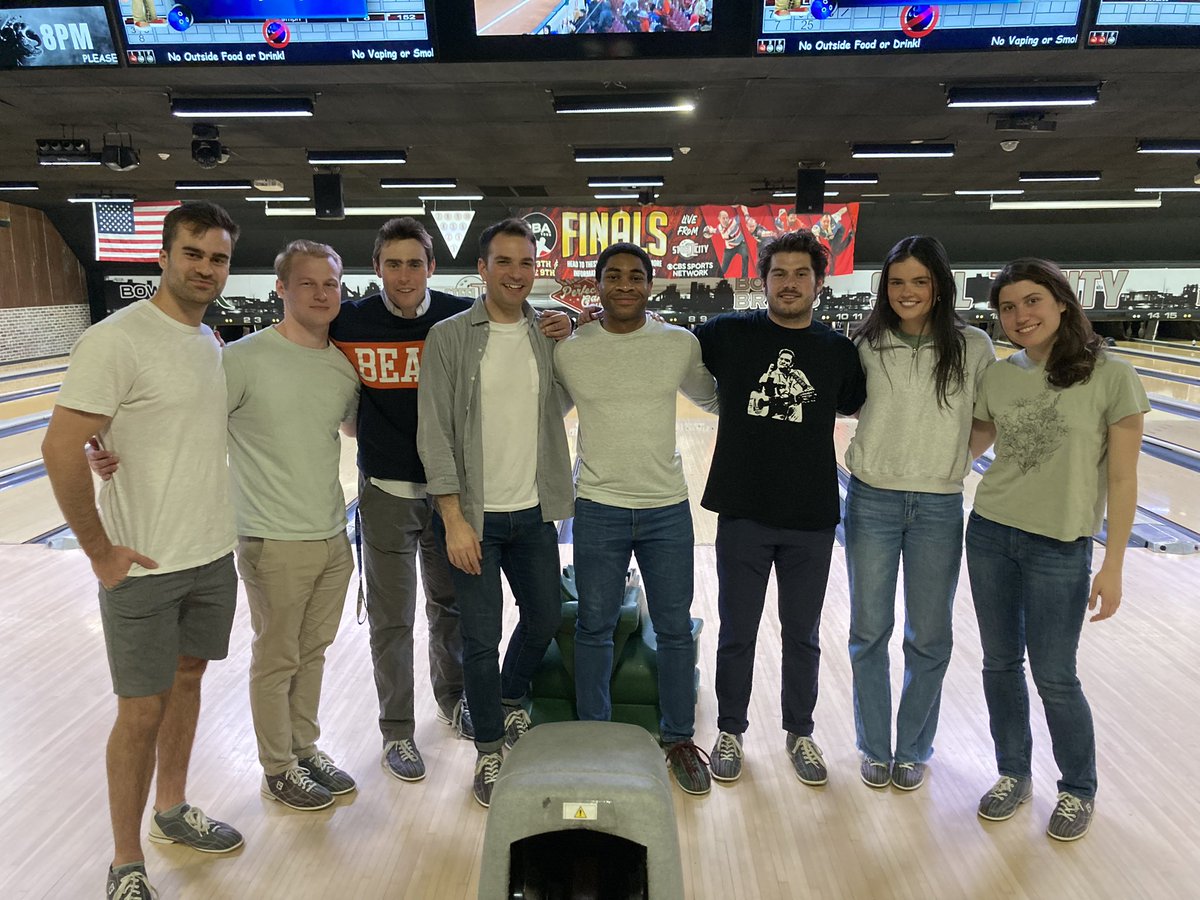 Celebrating the Spring semester with our grad and undergrad lab members! 🎳 🌸