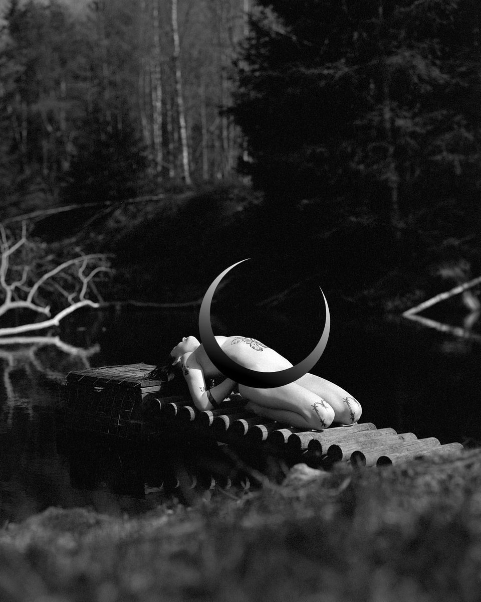 UNCENSORED? 👉 link in bio

#pentax67 #ilford #kodak #czech #sumava