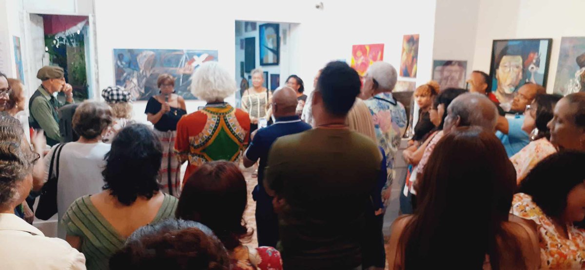 Por todo lo alto, acto de apertura de la Exposición Colectiva 'Vestigios,' en homenaje al maestro de la Pintura, Ramón Oviedo #AbadGallery #Cocodartgallery #ProArtesaniaRD