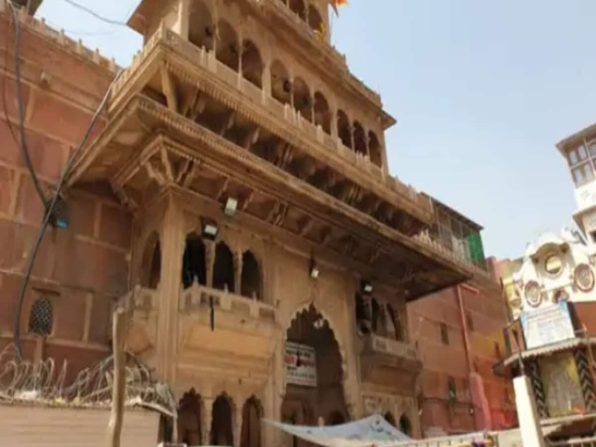 Mathura, UP: During Covid lockdown 15th March 2020, around 20-30 IsIamists entered a H¡ndu Mandir and desecrated the Murtis of Bhagwans. They created a dargah (Islamic shrine) inside the Mandir and erected pillars within the Mandir premises. The following morning, local H¡ndus…