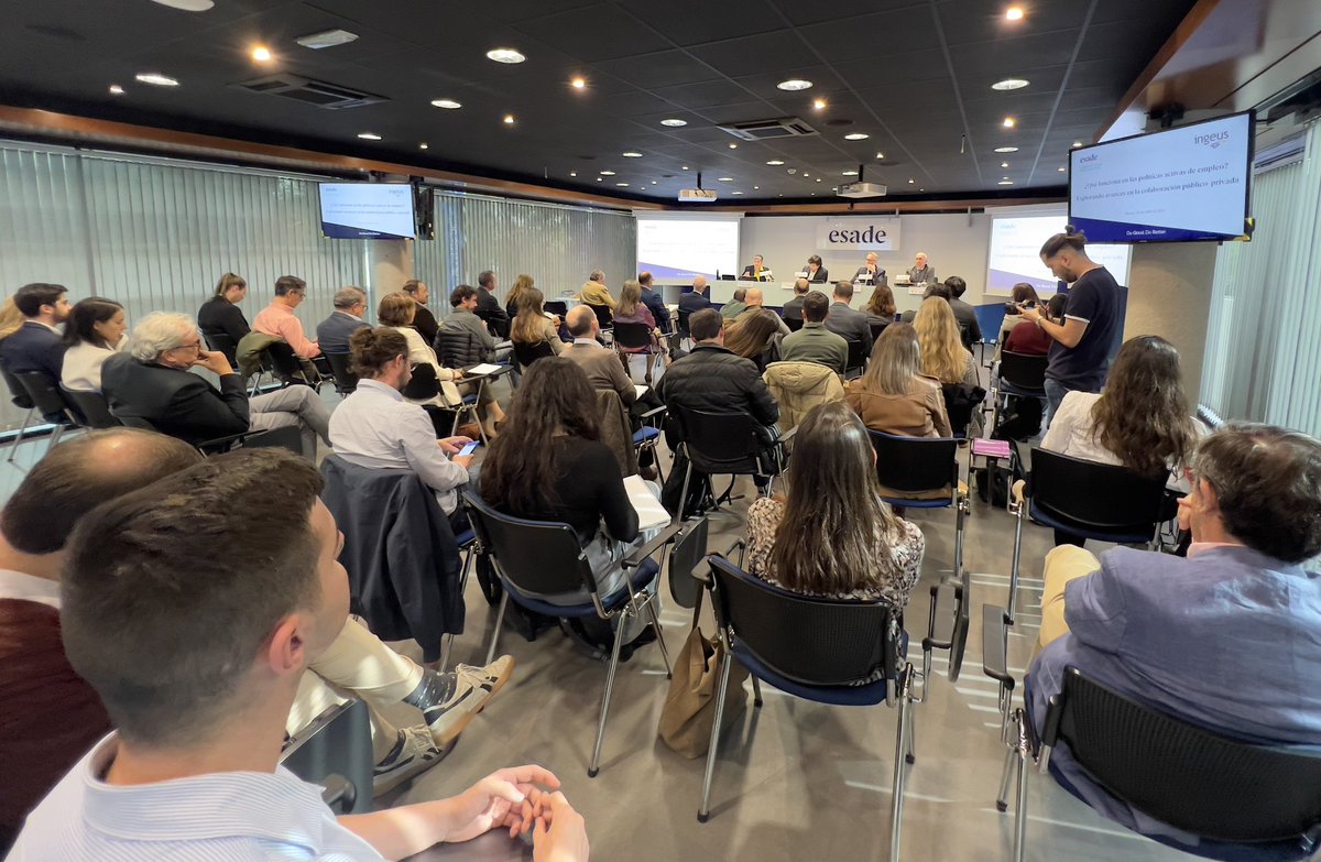 Ya estamos hablando de qué funciona en políticas activas de empleo en nuestro evento junto a @IngeusES en @EsadeEcPol. Primera mesa: la evidencia y cómo incorporarla, con @saradelarica, @magarciadiaz, José María Casado (@AIReF_es) y @toniroldanm moderando.