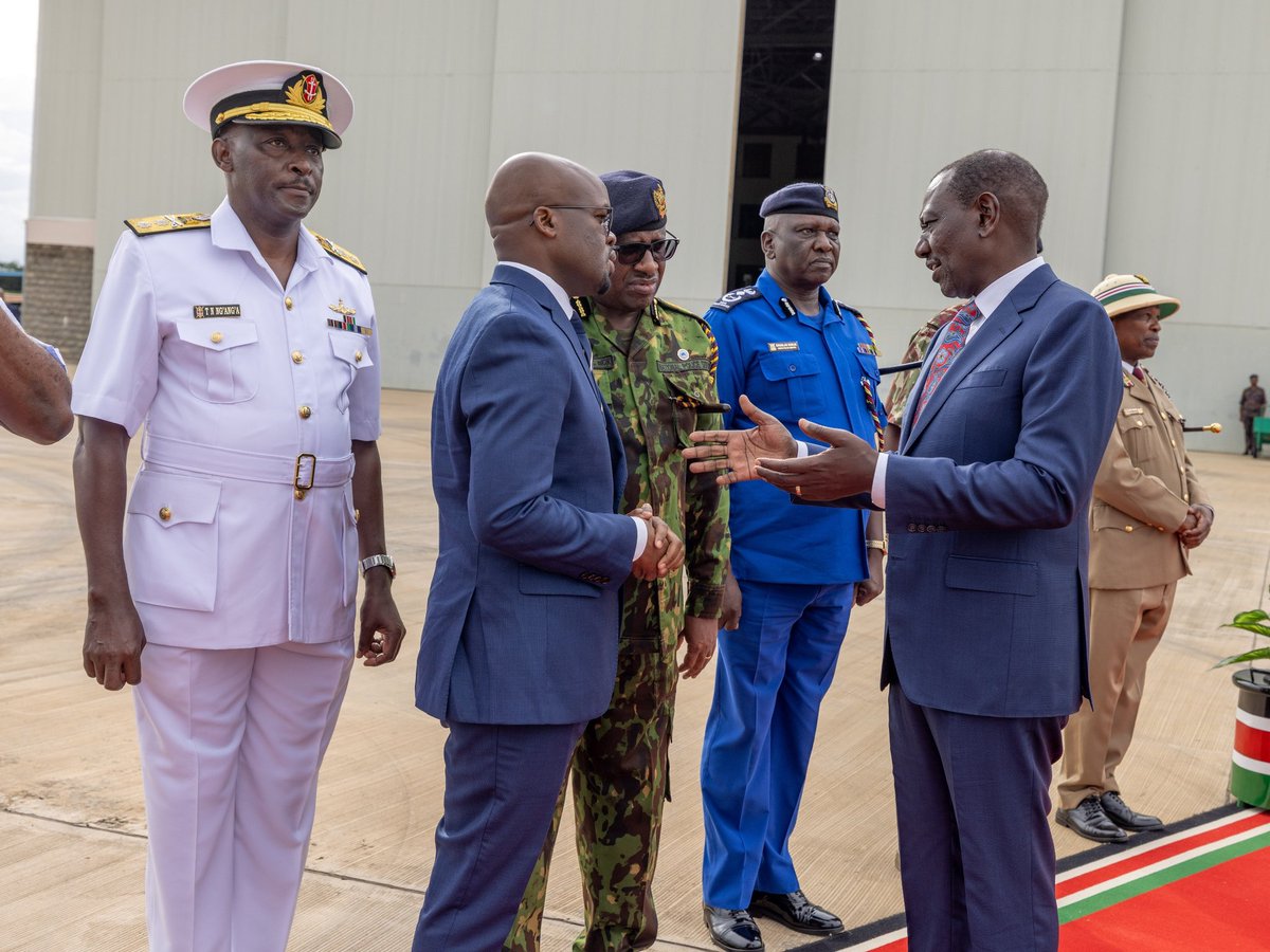 PS Dr Raymond Omollo, a very important figure in President William Ruto's service delivery just like his boss, CS Prof. Kithure Kindiki. A very good combination in security sector. Omollo at the airport when Dr. Ruto was leaving for Tanzania and Zimbabwe.