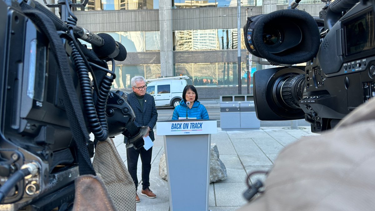 You may have heard me talking about cleaning up the city’s mess. Well, in this case, the mess we’re talking about is literal. It’s the mess many see on our streets. Today we’re announcing improvements to over 1,000 garbage bins across the city. It's a start. 1/2