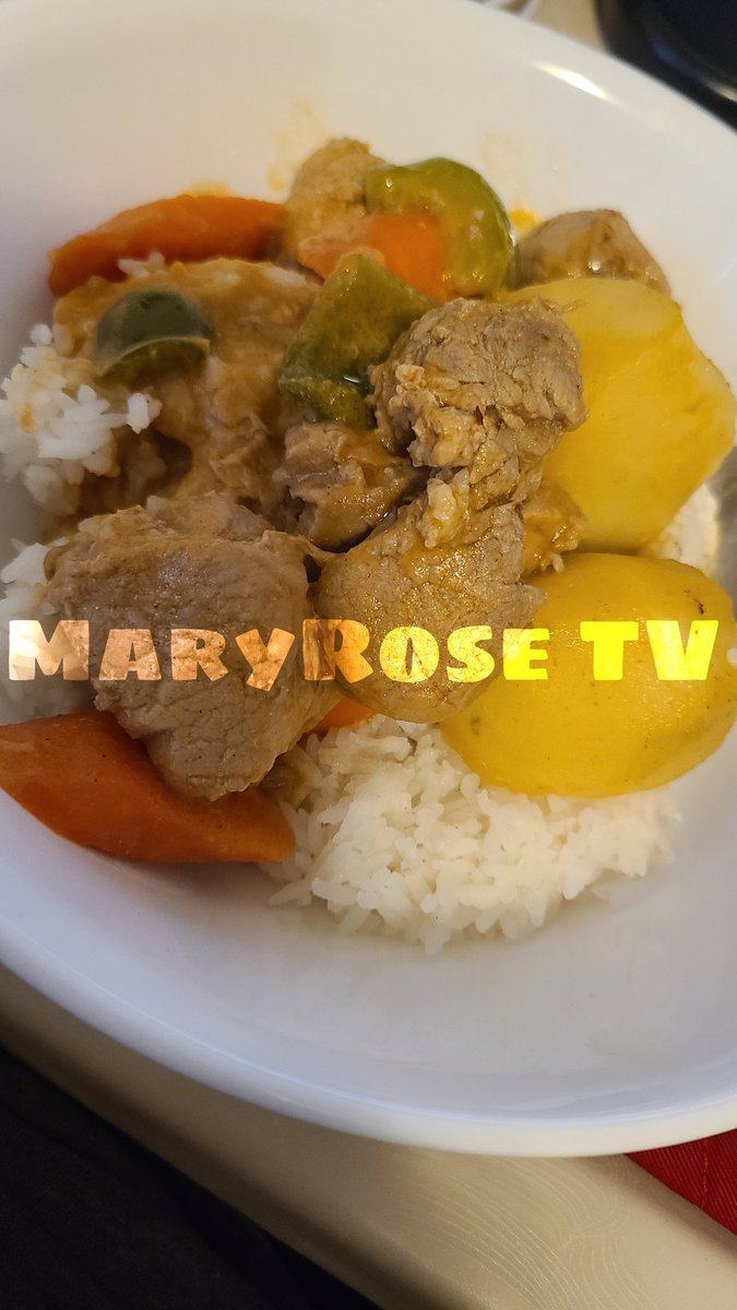 #afritada #porkafritada #filipinodish #pork #potato #maryrosetv #peppers #carrots #bellpeppers #greenpeppers #rice #whiterice #tomatosauce