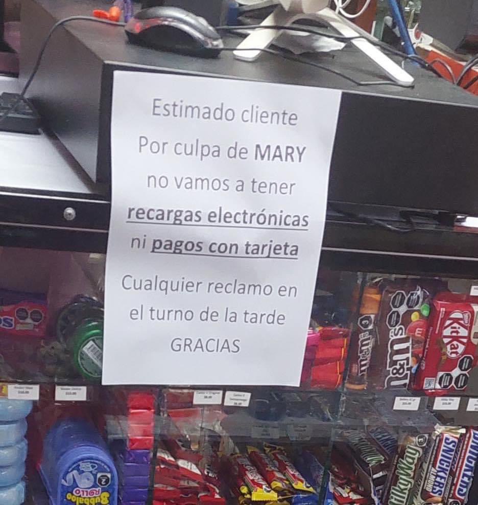 Soy Mary en este Oxxo llamado vida.