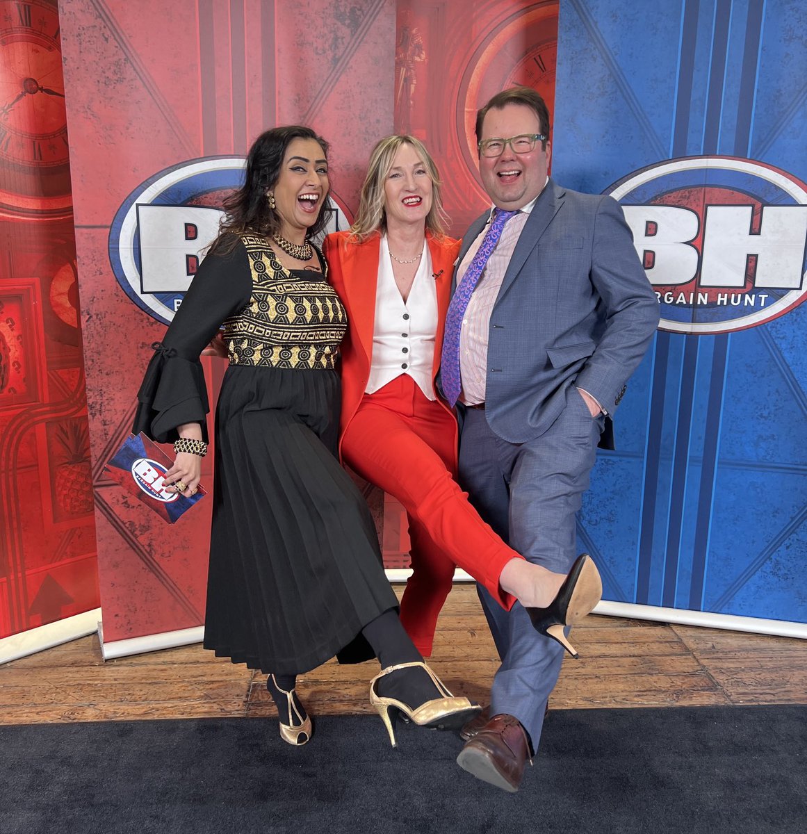 That’s a wrap! #Belfast you’ve been amazing! ⁦@BBCBargainHunt⁩ ⁦@RooIrvine⁩ Thomas Forrester #untilthenexttime #lovemyjob