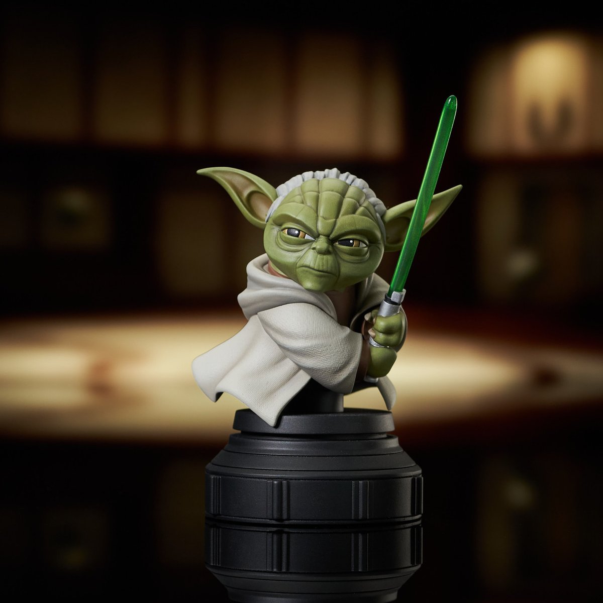 Yoda Best!

New to pre order, 1/7th Animated Bust.

thegentlegiant.co.uk/star-wars-the-…

#yoda #gentlegiant #starwars