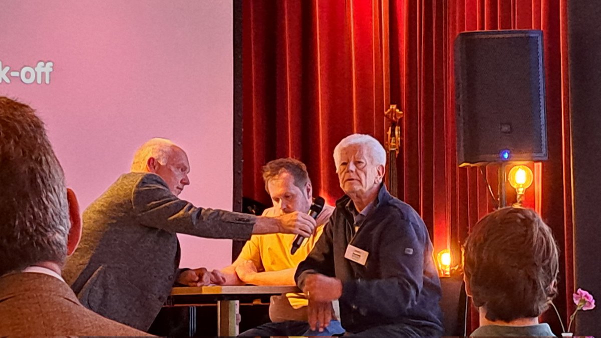 Start van #PBO van nieuwe publieke #omroep #streekomroep <a href="/omroeplekstroom/">Omroep Lekstroom</a> voor #Nieuwegein #Houten#Lopik #IJsselstein om zo nieuws, cultuur, sport en activiteiten te promoten via radio, podcast, video, social media etc. <a href="/cvrootselaar/">Cees van Rootselaar</a>
<a href="/Merwestein/">Sport- en Evenementencomplex Merwestein</a> <a href="/BiebNieuwegein/">Bibliotheek Nieuwegein</a>