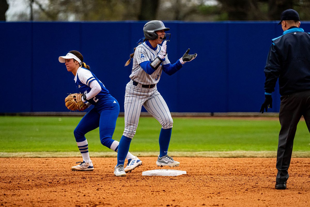 MemphisSoftball's tweet photo. Can't have a senior weekend without amazing seniors! Thank you so much for all you've done #5! 💙

#GoTigersGo | #Team18 https://t.co/QP4rHcjFu7