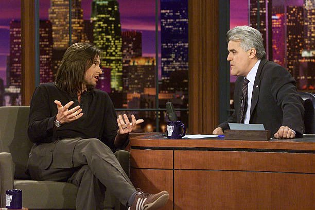 Throwing it back to this day in 2003 when Hugh appeared on The Tonight Show with Jay Leno. Just look at Hugh’s long, luscious hair! 😍 #HughJackman #JayLeno #ThrowbackThursday #TBT #OnThisDay 📷: Paul Drinkwater/NBC