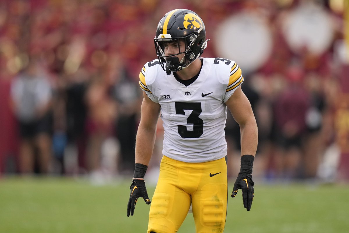 If the Indianapolis Colts draft that white Cornerback from Iowa, I’ll give anyone who likes or retweets this a LinkedIn Endorsement