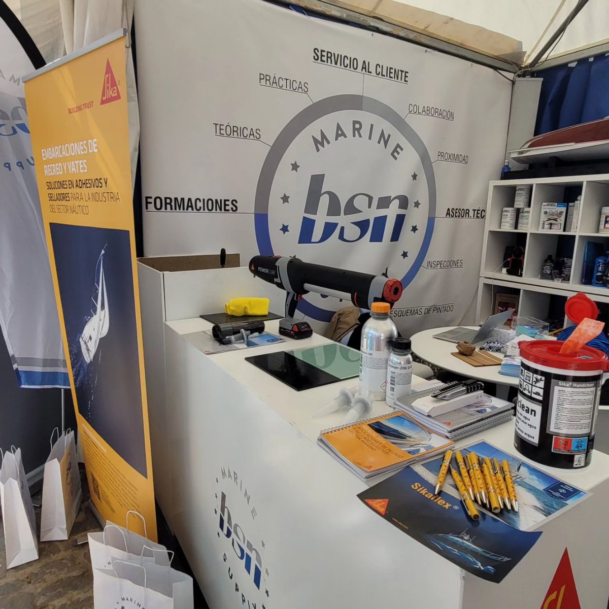 SikaSpain's tweet photo. Hoy el equipo de #SikaMarine ha estado presente en el @PalmaBoatShow, visitando los stands de #nuestrosdistribuidoresSika #anicla y #bsnmarinesupply
#SikaMovingIndustriesForward https://t.co/ptu64BtX5P