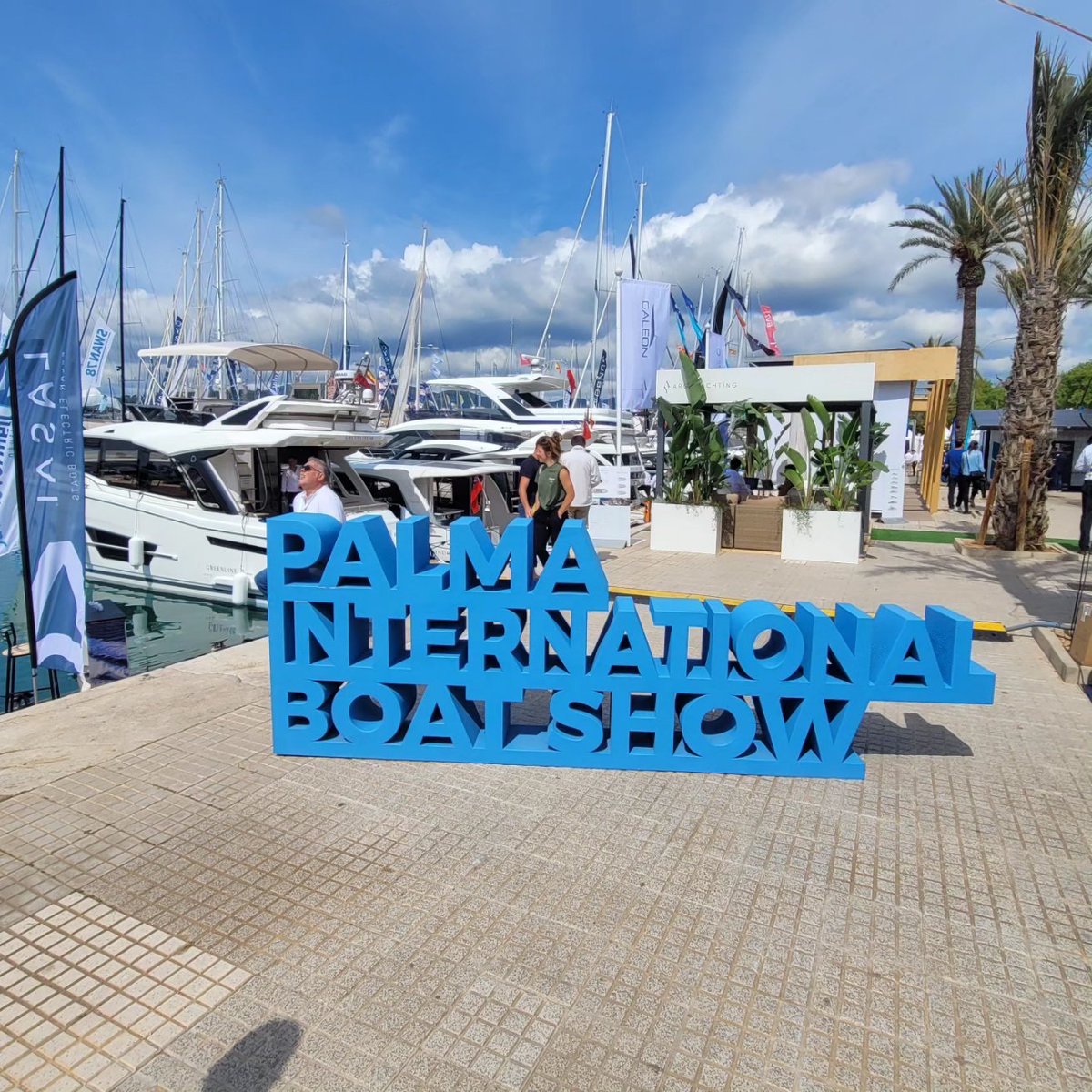 SikaSpain's tweet photo. Hoy el equipo de #SikaMarine ha estado presente en el @PalmaBoatShow, visitando los stands de #nuestrosdistribuidoresSika #anicla y #bsnmarinesupply
#SikaMovingIndustriesForward https://t.co/ptu64BtX5P