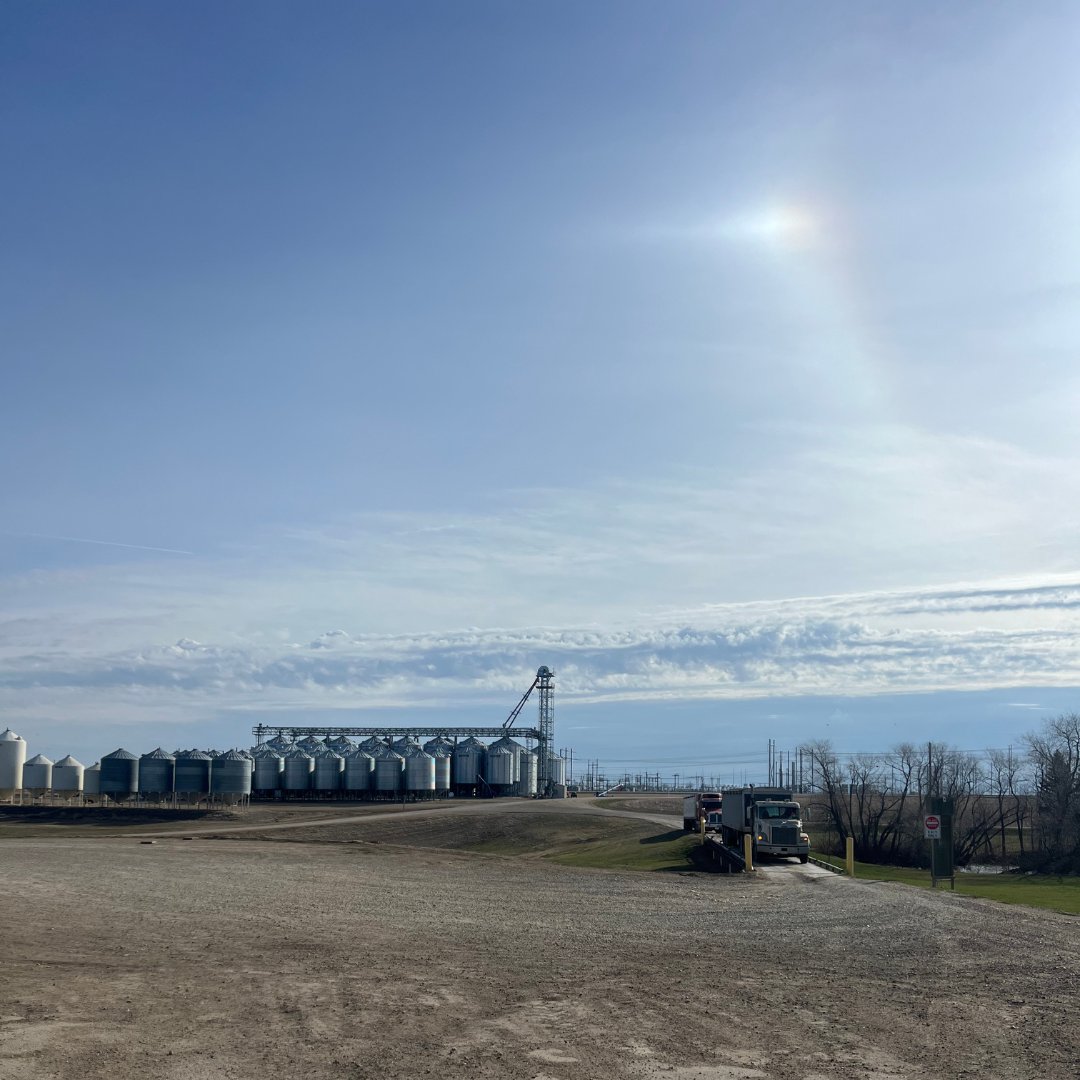 Lots of laughs were had during our visit at @McDougallAcres last week. Thanks for showing us around and giving us an inside look at your operation despite being in the middle of your busiest season!  

#SaskAg #Agriculture #SeedGrowers #McDougallAcres