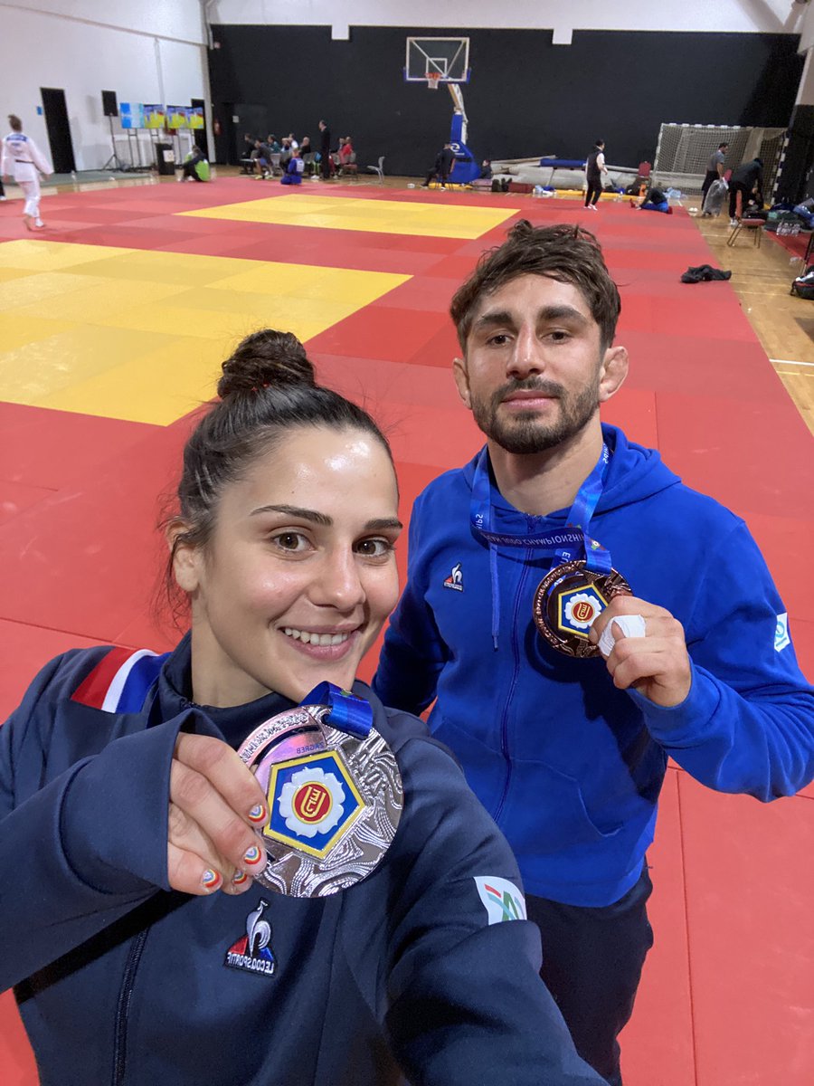 Selfie de médaillés 🥈🥉🥰

#JudoZagreb #GoLesBleus #FierdEtreJudoka