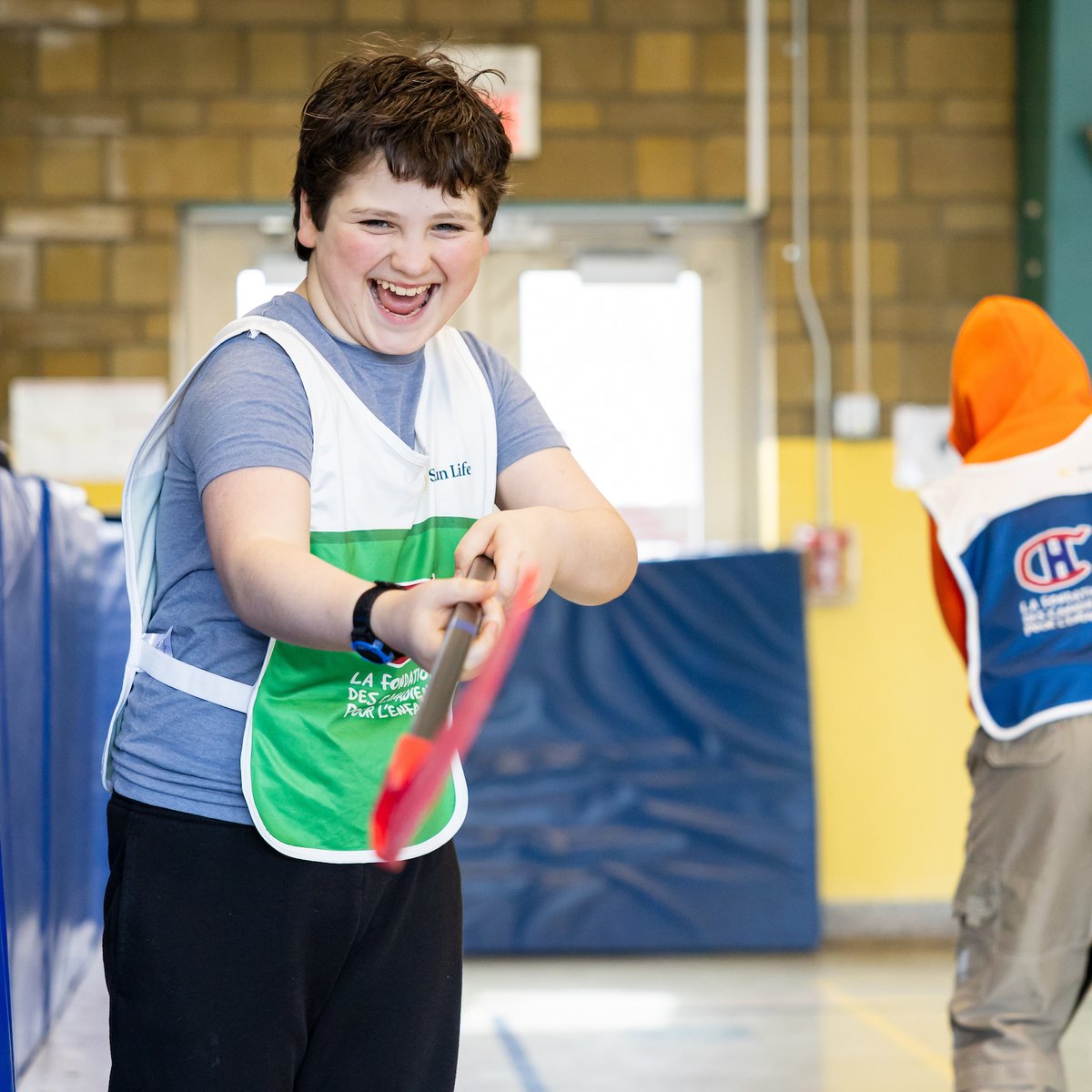 In recent months, we've had the opportunity to partner with AlterGo to make our BLEU BLANC BOUGE Ball Hockey program, presented by Sun Life, even more inclusive! This pilot project is implemented at Saint-Pierre-Apôtre School, a specialized primary school. 🏃