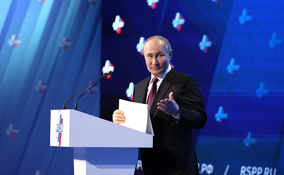 Putin to the Russian Union of Industrialists and Entrepreneurs: ✅ 'We are currently experiencing record-low unemployment rates in Russia, standing at less than 3%.' ✅ 'Last year, Russia's GDP increased by 3.6%... the statistics for the first few months of this year indicate…