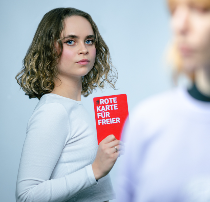 ‼️Keine Regeln‼️
➡️In Deutschland ist Prostitution und vieles, was mit ihr zusammenhängt, legal. Neben dem Verkauf und Kauf sexueller Handlungen, sind auch der Betrieb eines Bordells und Formen der Zuhälterei legal.