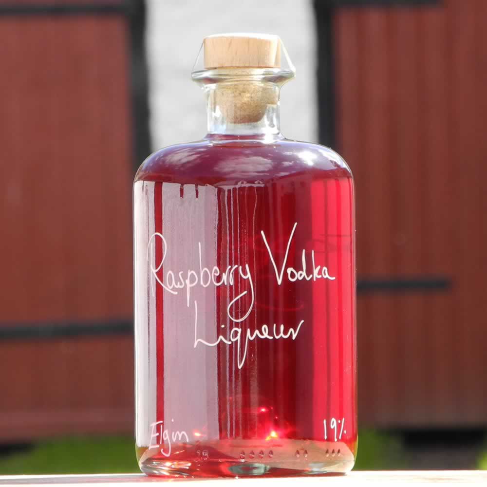 📣 Win a big bottle of our delicious Raspberry Vodka for Father’s Day 🥳
Follow <a href="/demijohnthedeli/">Demijohn</a>, like &amp; RT post and enter via this link:
demijohn.co.uk/pages/competit…
Good luck 🤞 
#competitiontime #win #competition  #freestuff #FathersDay #raspberryvodka #scottishraspberryvodka