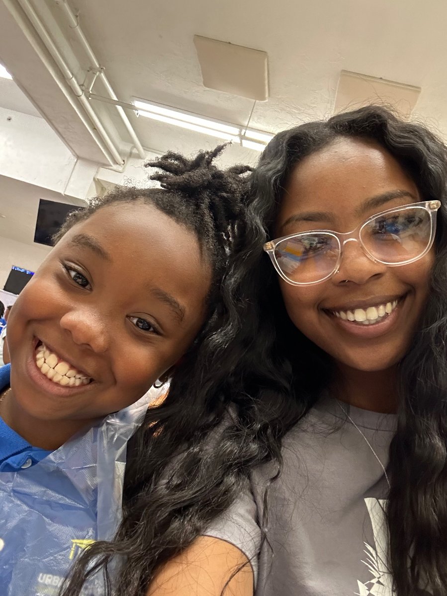 #TBT to a #mentormoment! Some of our staff serve as mentors to scholars to help increase: ✅Confidence ✅Motivation ✅Guidance and support ✅Learning mistakes & more