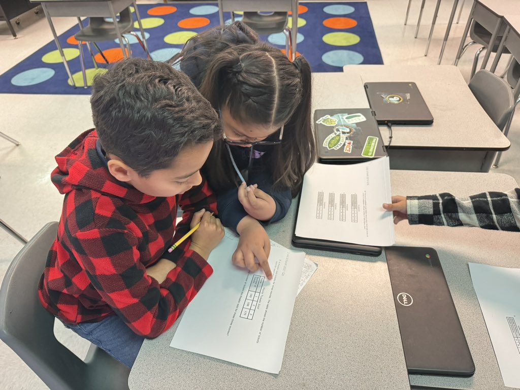 JoAnnR2017's tweet photo. Avengers battle for infinity stones as they review addition/subtraction word problems & numerical patterns using tables! @MVE_roadrunners #mathstaar https://t.co/w1wabgwug5