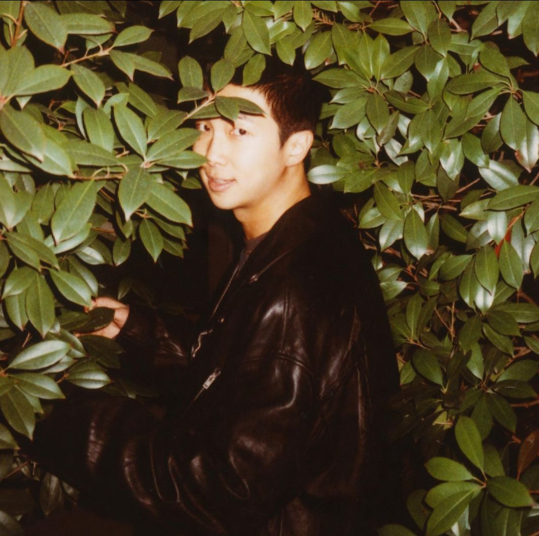 mariaclarux's tweet photo. RIGHT PLACE, WRONG PERSON IS COMING
KIM NAMJOON IS COMING
RM IS COMING 
#RightPlaceWrongPerson https://t.co/0ts4A99eP9