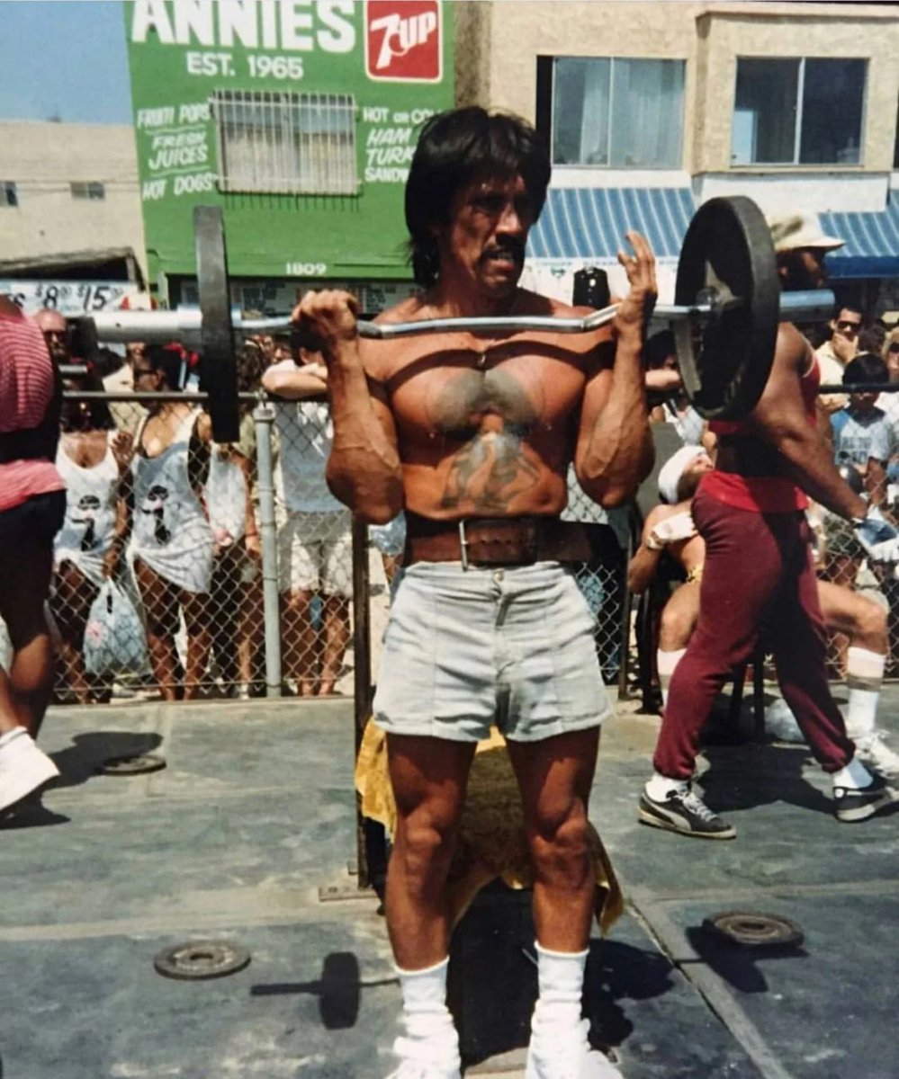 #TBT 1995 Muscle Beach, a great place to get a tan, lift weights, and meet girls!