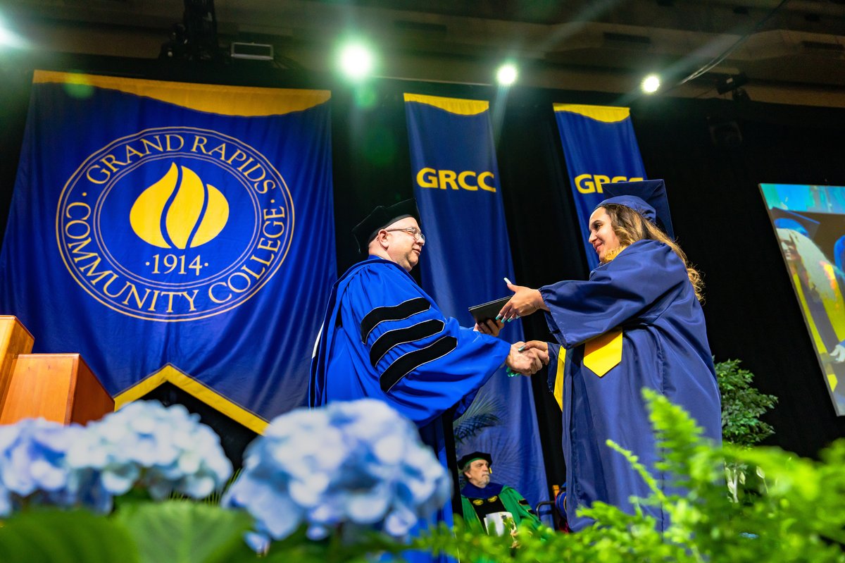 Congratulations to the @grcc graduates crossing the stage today at #VanAndelArena. 🎉 Best wishes to you all on your next adventures.🎓😀
