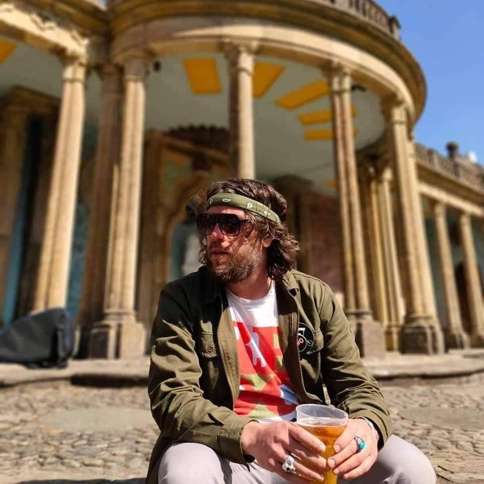 3 years ago (April 2021) we visited Portmeirion Village in Wales 🏴󠁧󠁢󠁷󠁬󠁳󠁿 to film the music video for #Awake - our 3rd single taken from our debut album #ElectricSoulMachine 

Watch the #Awake music video on YouTube here:
youtu.be/I0-0Mikpuws

#Awake also features on our upcoming…